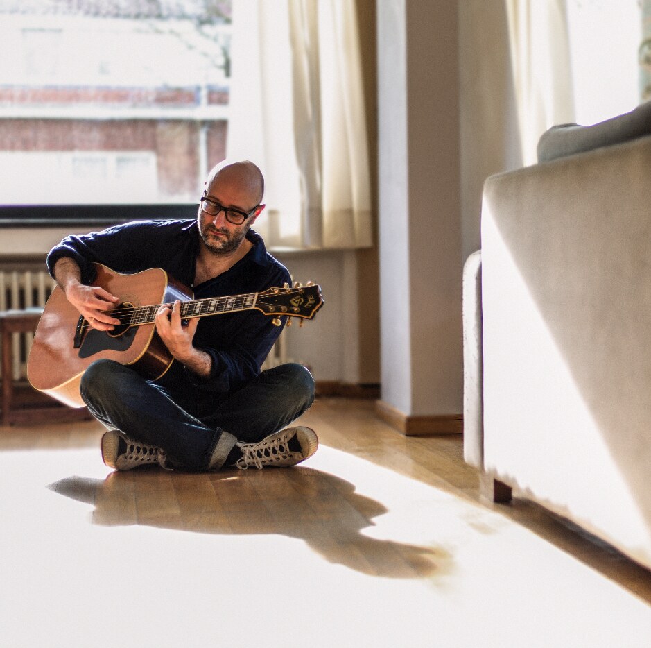 Stanton shares new single "Everything is Dusty" (for fans of Jim White, Daniel Lanois, Paul Simon & Ry Cooder)