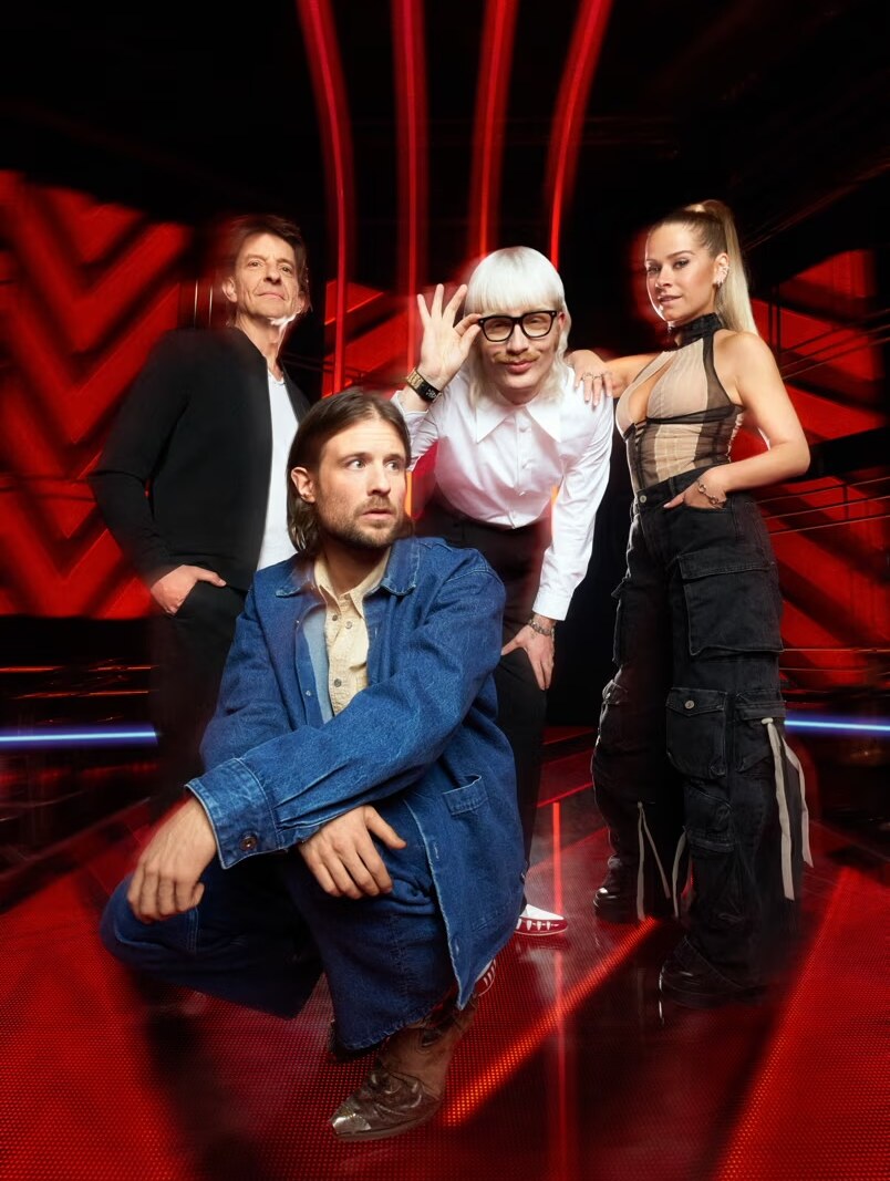 Nieuwe coaches. Nieuw decor. Nieuwe twists. Nieuwe energie. The Voice gaat harder dan ooit!