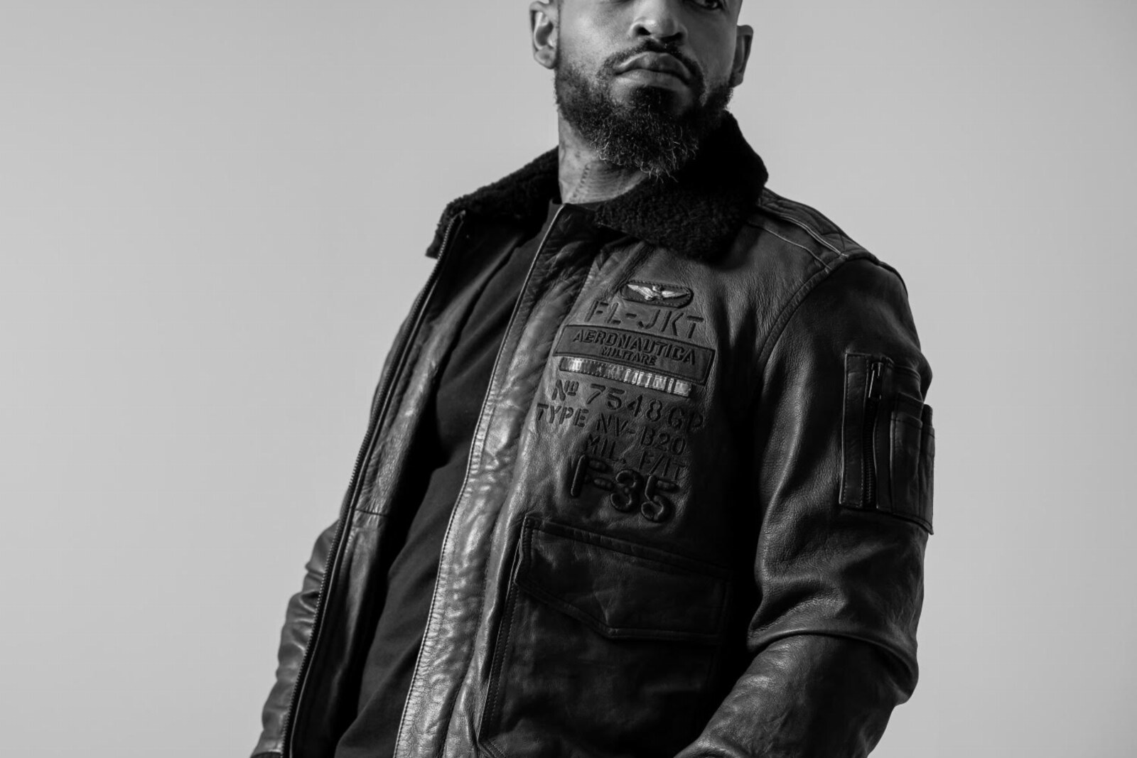 Das Alt-R&B-Duo Karmacoda hat sich mit dem Afro-House-Powerhouse Prince Kaybee für die Remix-Version von „Time“ zusammengeschlossen.