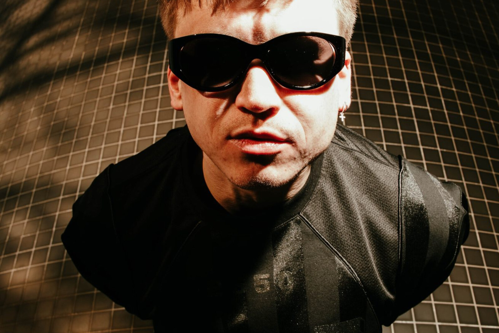 RAFI lanceert debuutsingle "Lachende Tranen"
