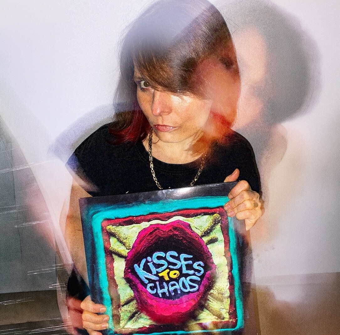 Izzy and the black trees "Kisses to Chaos" Out Today!