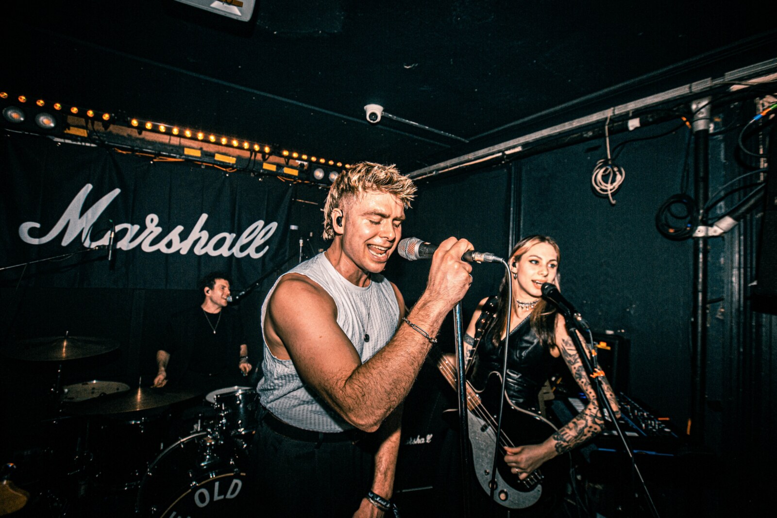 Daytime TV debut new songs as fans pack out exclusive London show
