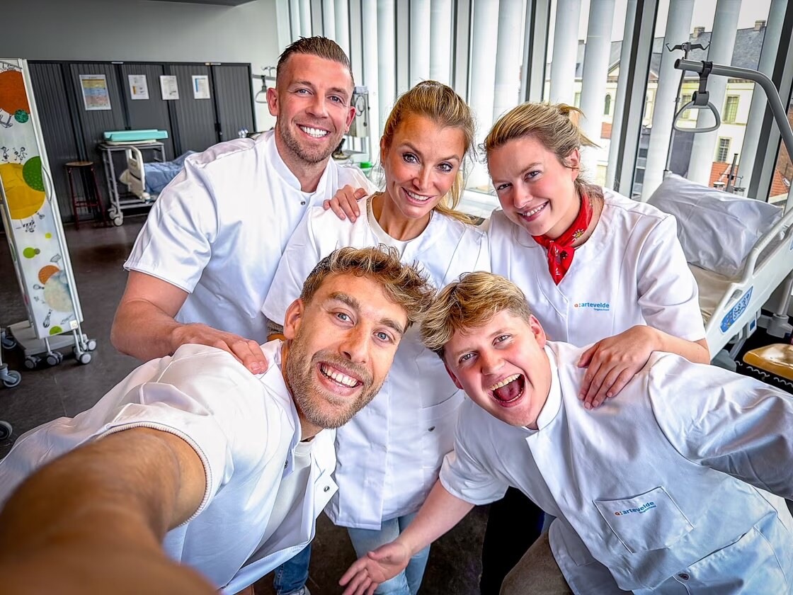 Toby Alderweireld, Els van Doesburg, Gerben Tuerlinckx, Véronique De Kock en Ward Lemmelijn van rode loper naar ziekenhuisgangen ​