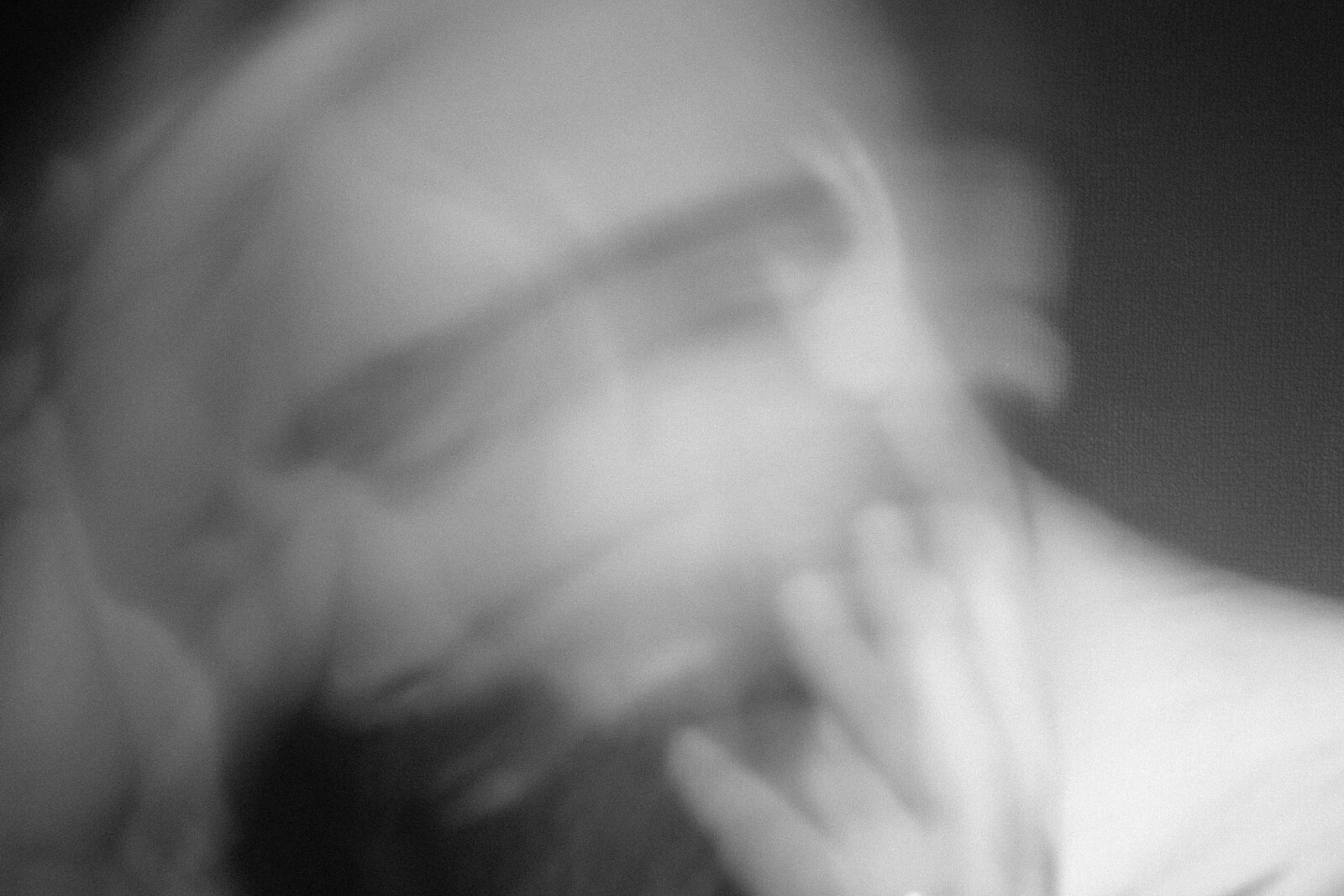 Grégoire Gerstmans shares 'Ceux qui restent'