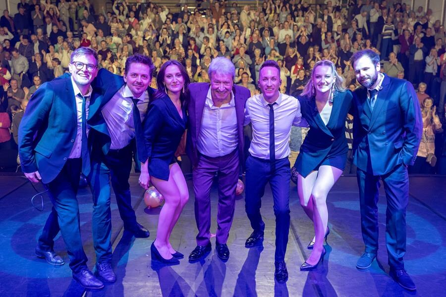 Helmut Lotti, Sandra Kim en broer Pat vieren met Garry Hagger 30 jaar ‘Het Allermooiste’