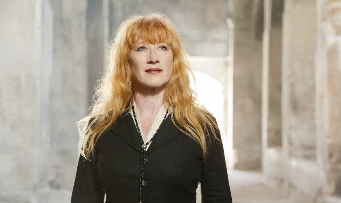 Loreena McKennitt speelt p zondag 28 maart 2027 in Koningin Elisabethzaal & maandag 29 maart 2027 in Koninklijk Circus