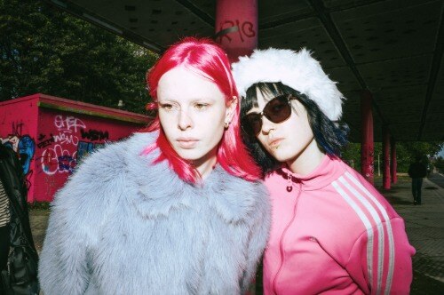 POM lanceert tweede album Enlightened, Baby