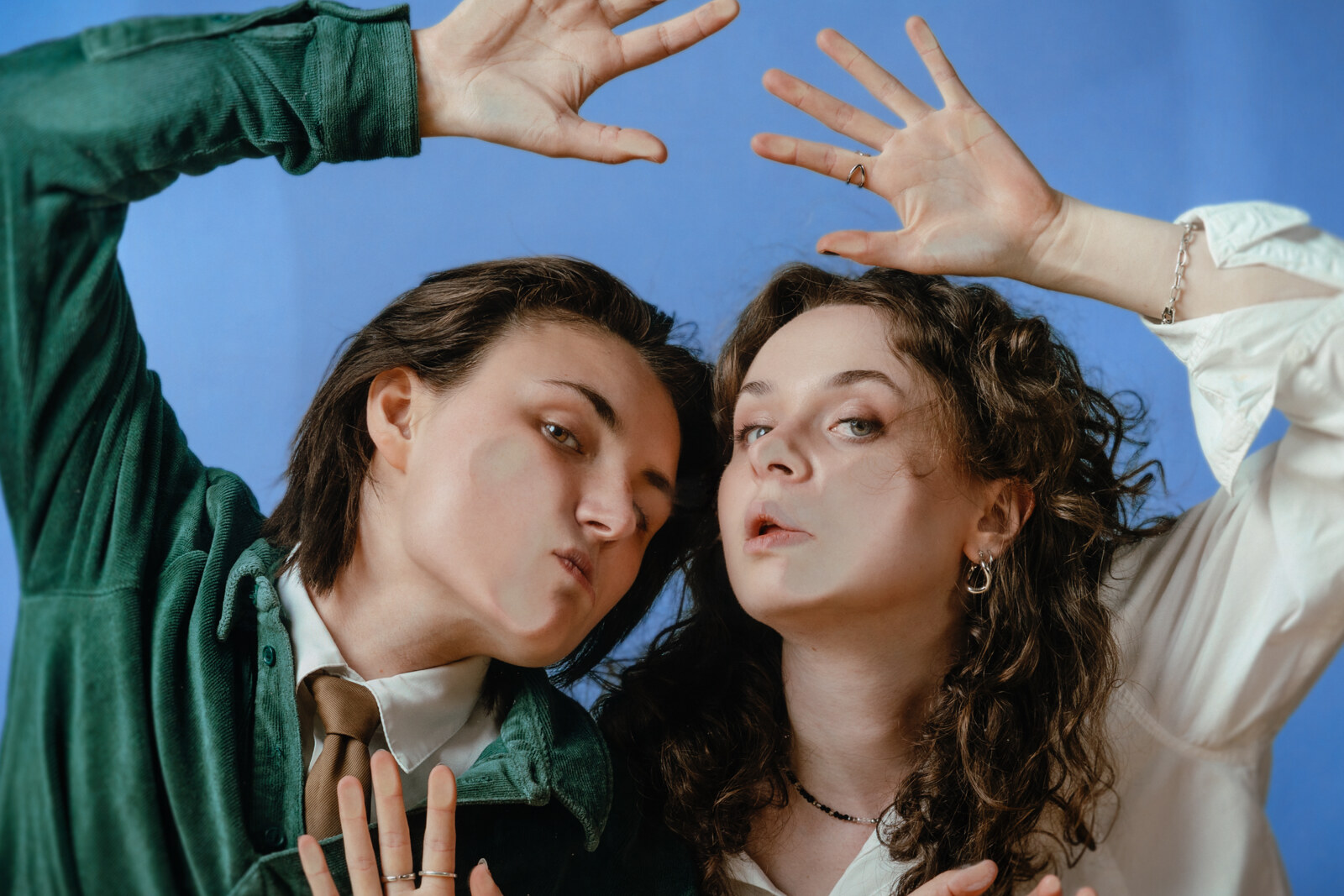Kids With Buns announce sophomore album "bell jar" set for release on 16 October