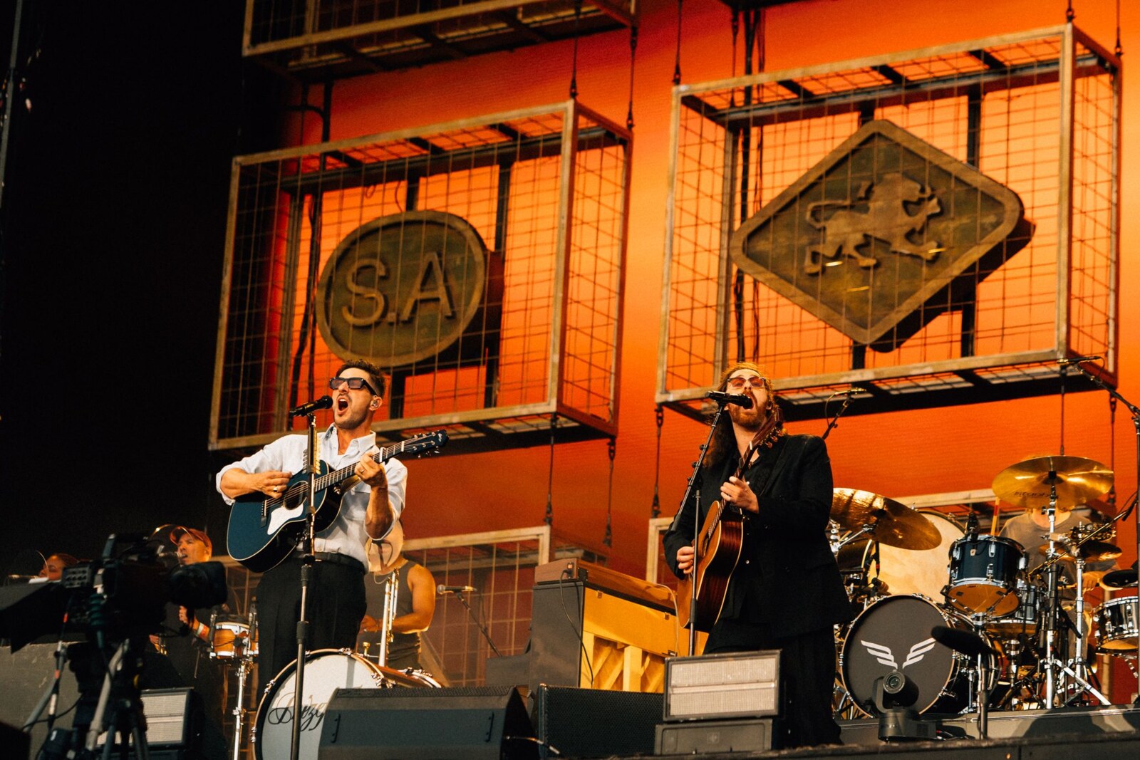 BST Hyde Park: Mumford & Sons bring out surprise guests Shania Twain and Hozier