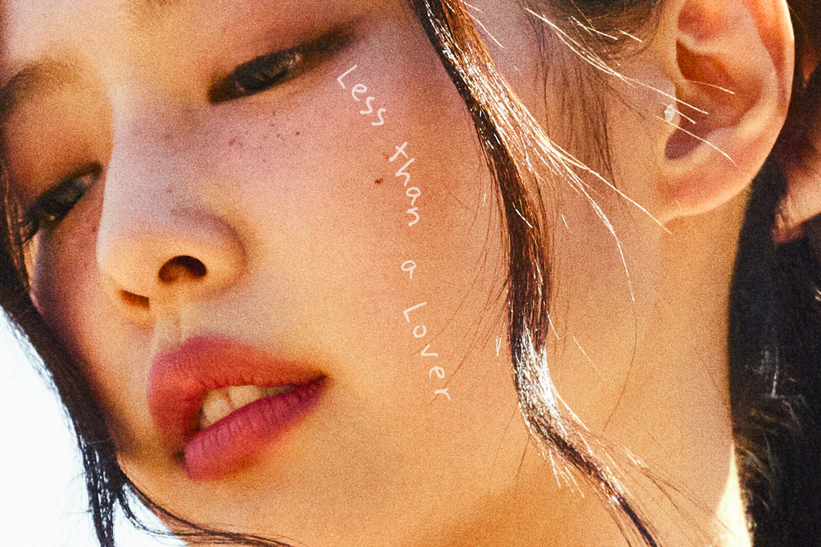 JENNIE lanceert single Less than a Lover