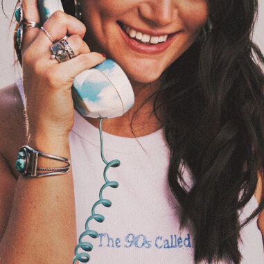 Mae Estes drops new single “THE 90s CALLED”