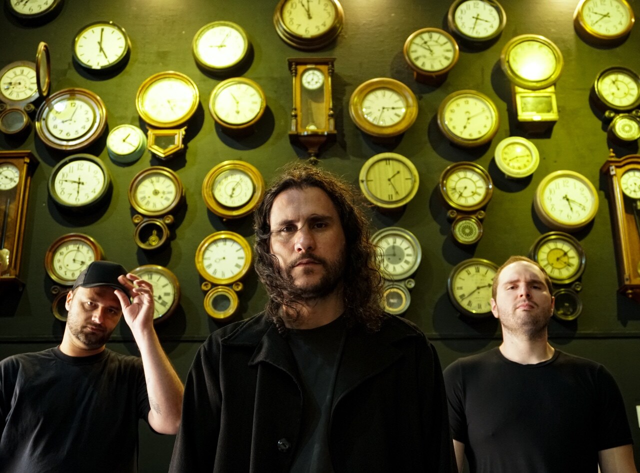 Mad Sneaks Honors Alternative Rock Roots with Powerful New Video “Dirty Blood”