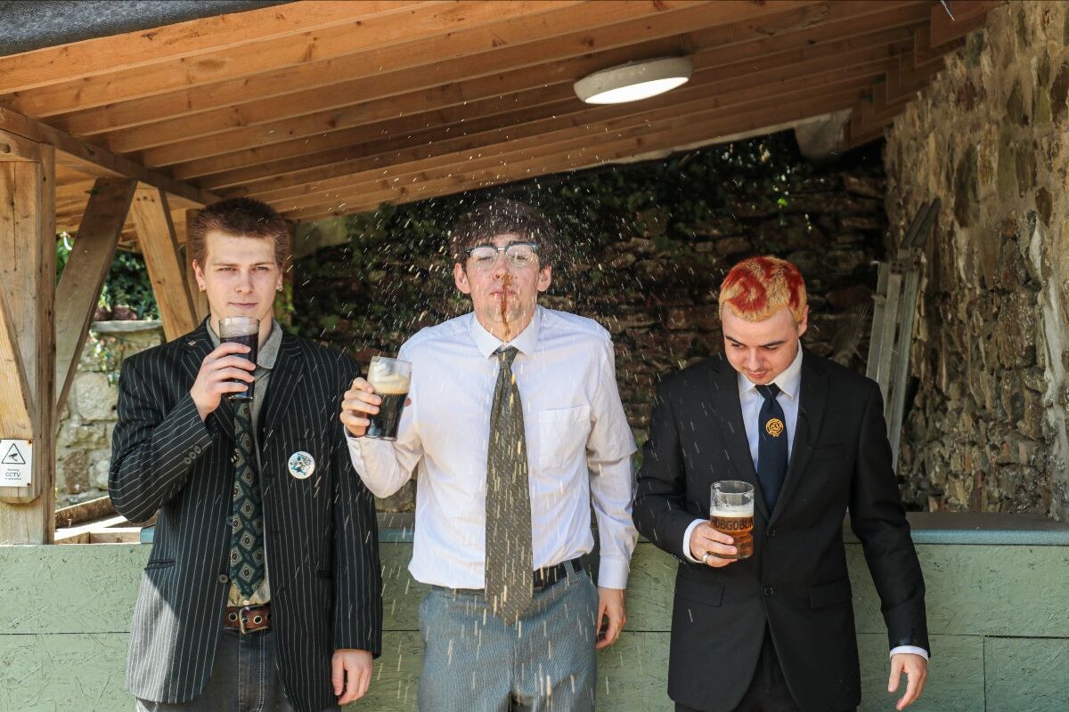 Lacross Club resign in a hail of art-punk noise on 'Everyone Knew'