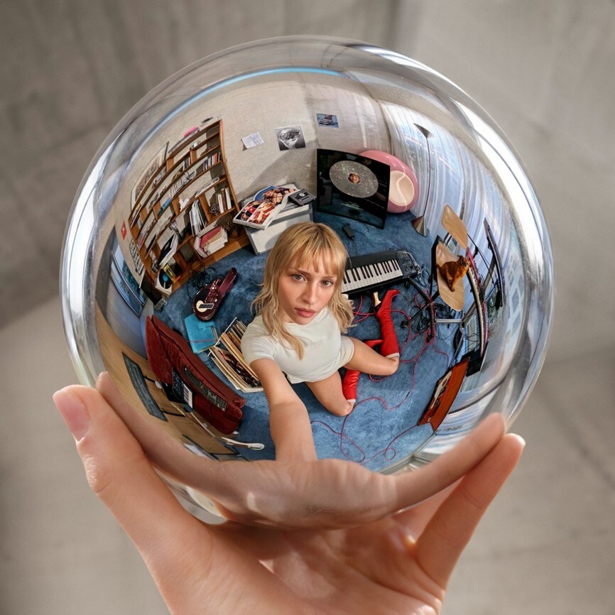 Angèle releases her new single and music video “Une seule vie”, available now via Angèle VL Records / Sony Music. The track is taken from her forthcoming album 'INSTINCT', out October 16