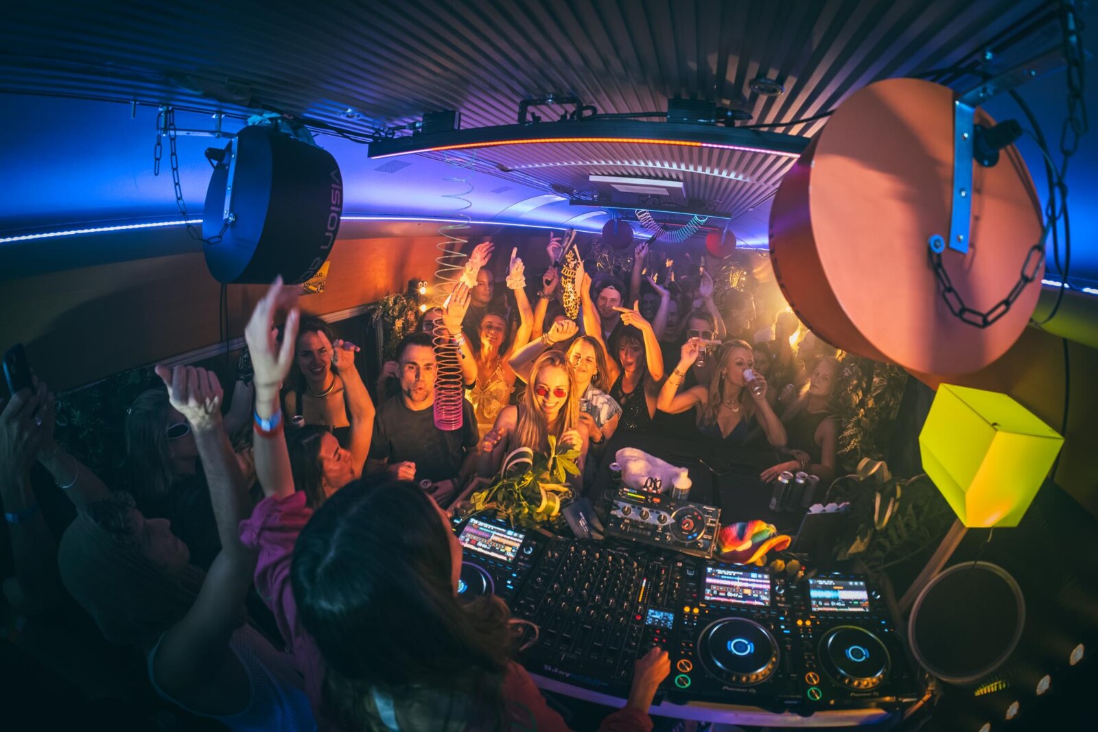 A unique ADE party: dance aboard the 50:HERTZ CLUB TRAIN