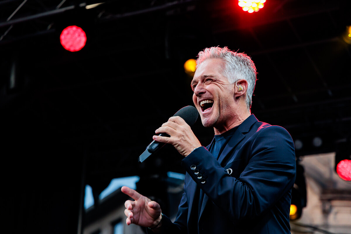 Christoff zingt Tura XXL