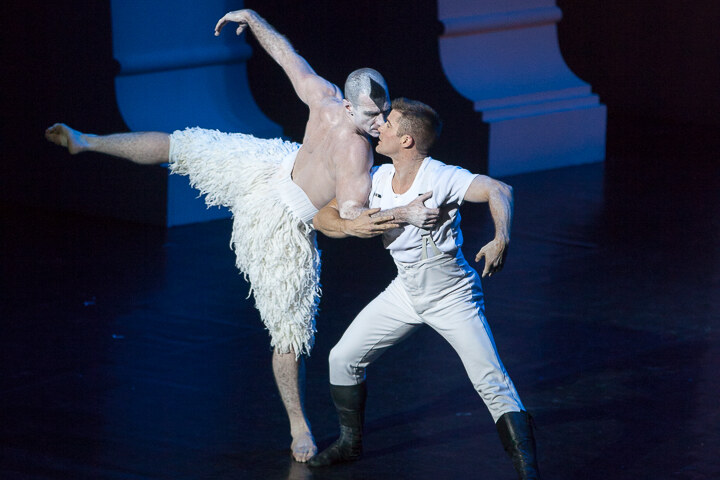 Matthew Bourne's Swan Lake @ Stadsschouwburg