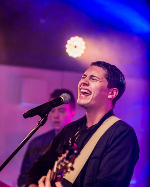 Cris Cab Live in The Qube
