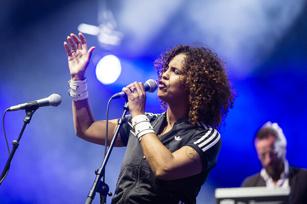 Neneh Cherry with RocketNumberNine @ Gent Jazz 2015