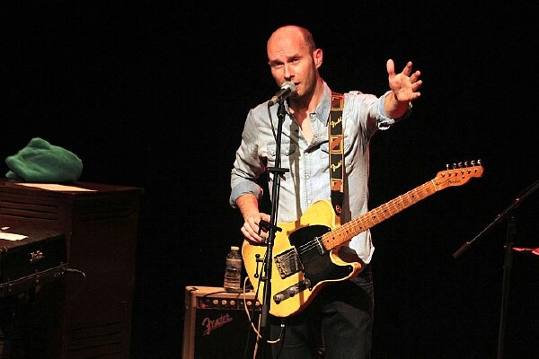 Tom van Stiphout, "Playing Guitar Helps" @ CC Meeuwen