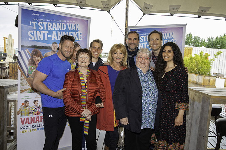 Castvoorstelling T'strand van Sint-Anneke @ Club Cabane