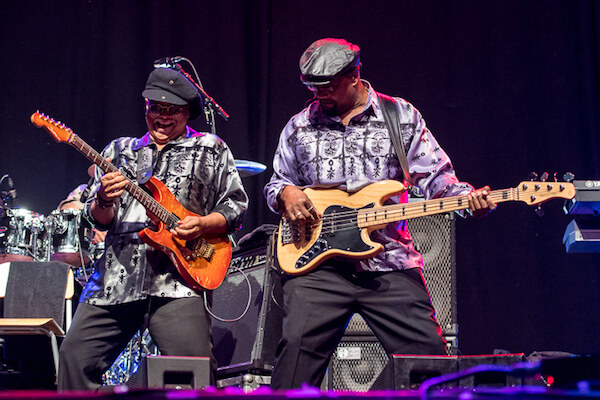 Al McKay's Earth Wind & Fire Expierence @ Bospop