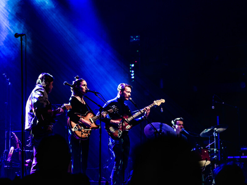 Darling West @ 013