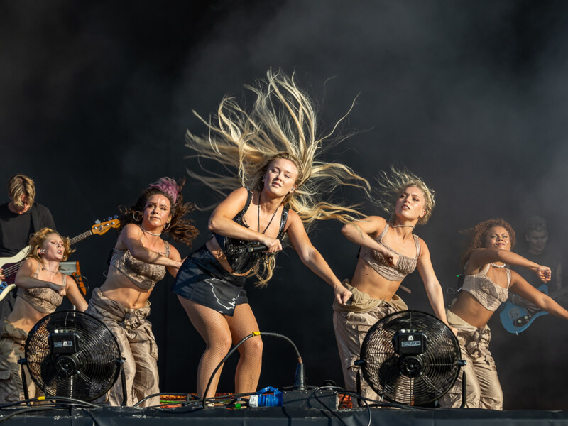 Zara Larsson @ Nostalgie Beach Festival 2023 Dag 1