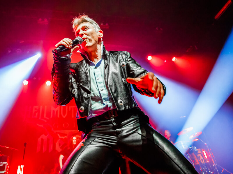 Helmut Lotti goes Metal Live in concert