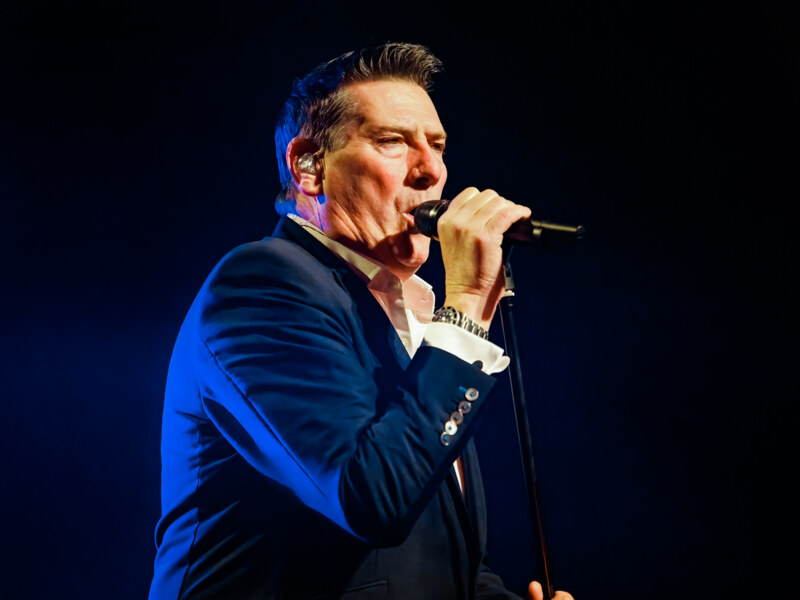 Tony Hadley (Spandau Ballet) Live in concert
