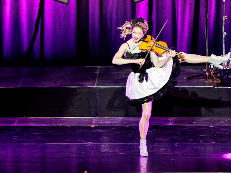 Lindsey Stirling - Snow Waltz Tour @ ING Arena