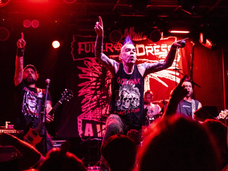 Funerel Dress - Punx in the pit @ De Schorre