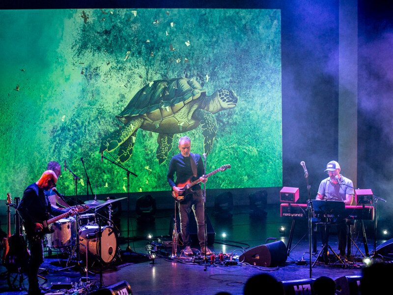 Isbells - And the noise settles @ Handeslbeurs Gent