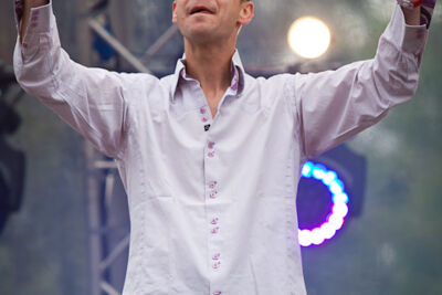 Sam gooris @ Pennenzakkenrock editie 2013, picture 8, photographed by Carine Wouters - FrontView Magazine