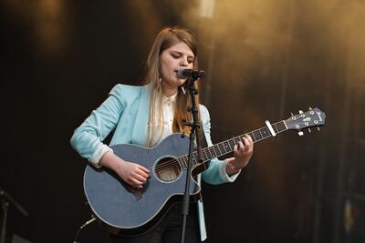 Lisa Castelli Genk on Stage 2013, picture 14, photographed by James Van Roosbroeck - FrontView Magazine