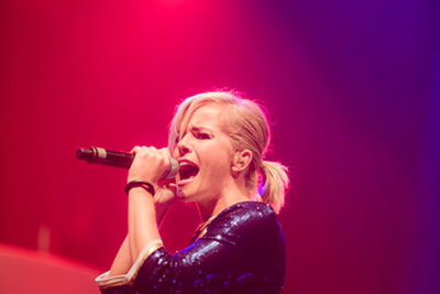 Q-Music De Foute Party 2013: podia, picture 23, photographed by Jonas Wallecan - FrontView Magazine