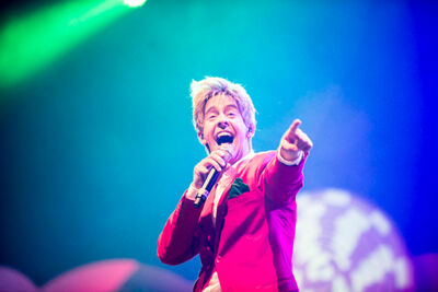 Q-Music De Foute Party 2013: podia, picture 32, photographed by Jonas Wallecan - FrontView Magazine