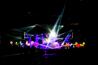 Q-Music De Foute Party 2013: podia, picture 34, photographed by Jonas Wallecan - FrontView Magazine