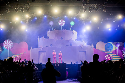 Q-Music De Foute Party 2013: podia, picture 36, photographed by Jonas Wallecan - FrontView Magazine
