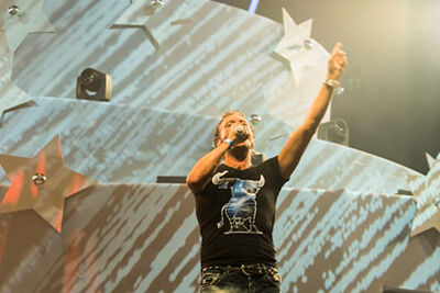 Q-Music De Foute Party 2013: podia, picture 39, photographed by Jonas Wallecan - FrontView Magazine