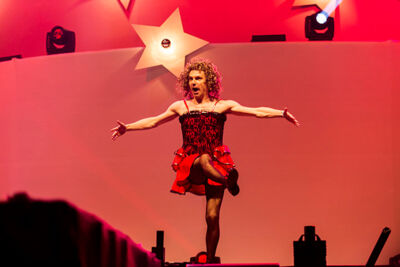 Q-Music De Foute Party 2013: podia, picture 41, photographed by Jonas Wallecan - FrontView Magazine