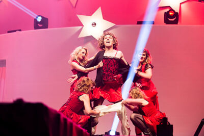 Q-Music De Foute Party 2013: podia, picture 43, photographed by Jonas Wallecan - FrontView Magazine