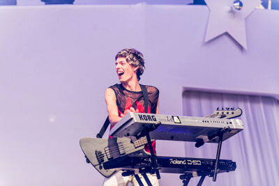 Q-Music De Foute Party 2013: podia, picture 65, photographed by Jonas Wallecan - FrontView Magazine
