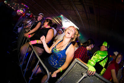 Q-Music De Foute Party 2013 : sfeer, picture 1, photographed by Jonas Wallecan - FrontView Magazine
