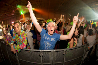Q-Music De Foute Party 2013 : sfeer, picture 8, photographed by Jonas Wallecan - FrontView Magazine