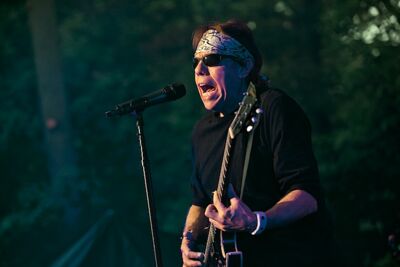 George Thorogood and The Destroyers @ OLT Rivierenhof, picture 16, photographed by James Van Roosbroeck - FrontView Magazine