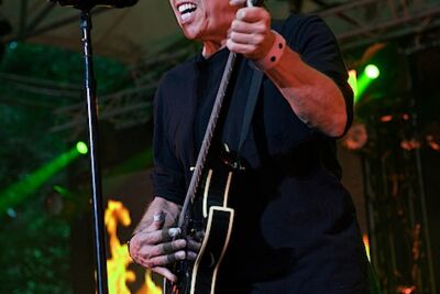 George Thorogood and The Destroyers @ OLT Rivierenhof, picture 19, photographed by James Van Roosbroeck - FrontView Magazine