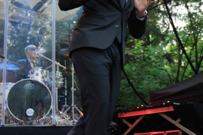 Cookies & Cream @ Openluchttheater Rivierenhof, picture 18, photographed by Youri Vanlommel - FrontView Magazine