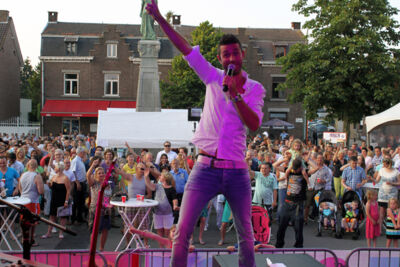 Maarten Cox @ Vlaanderen Zingt in Maasmechelen, picture 1, photographed by Heidi Elen - FrontView Magazine
