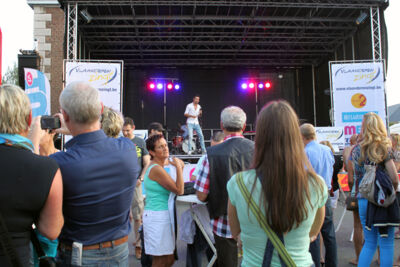 Maarten Cox @ Vlaanderen Zingt in Maasmechelen, picture 2, photographed by Heidi Elen - FrontView Magazine